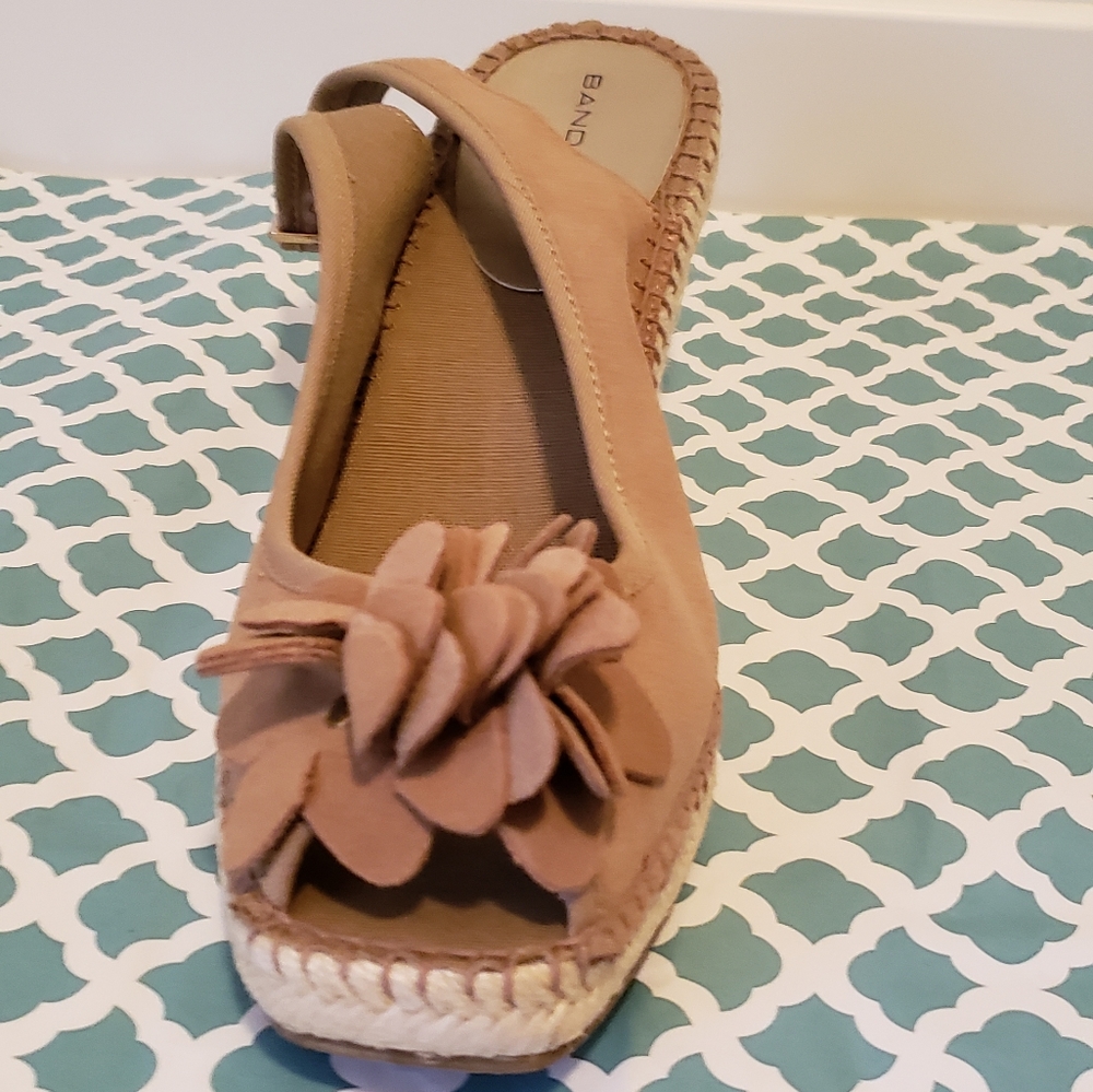 Bandolino Light Tan Espadrille Sandals